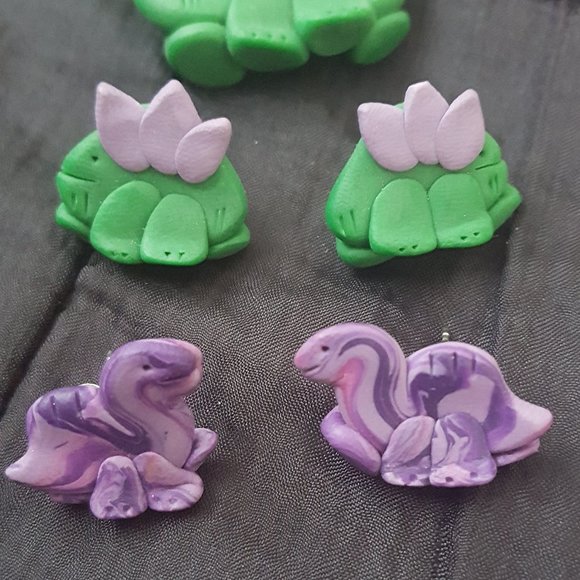 Vintage 90's Polymer Clay Dinosaur Brooch and 2 Sets of Earrings - Picture 2 of 2